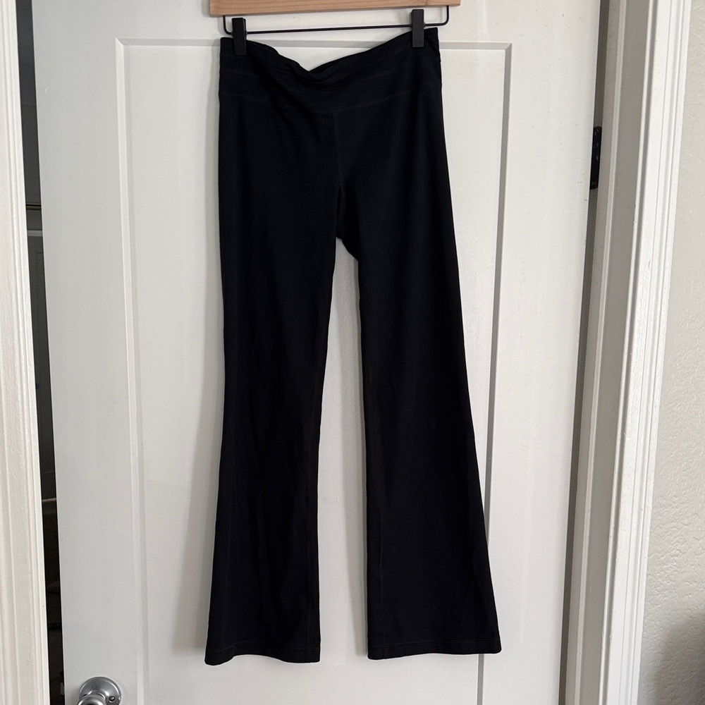 Under Armour Women's Black Boot Cut yoga Pants
